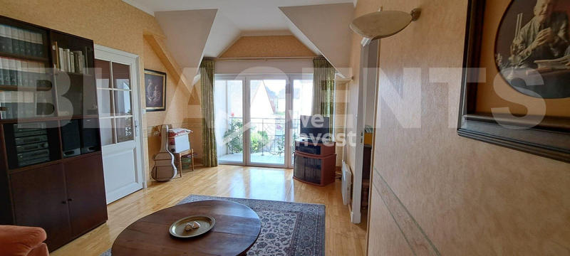 Maison - 234 m² - 8 pièces