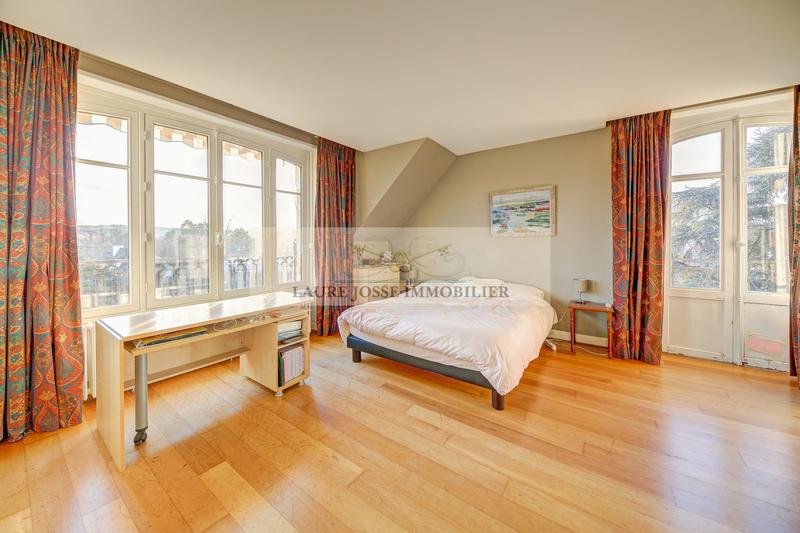 Villa - 485 m² - 12 pièces