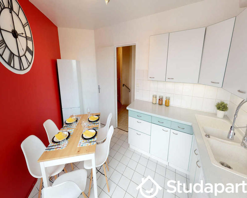 Chambre - 120 m² - 1 pièce