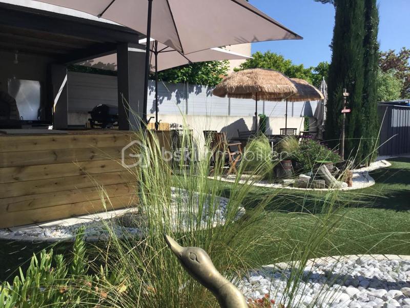 Villa - 202 m² - 10 pièces