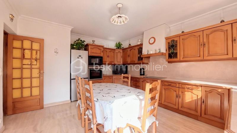 Propriété - 150 m² - 8 pièces