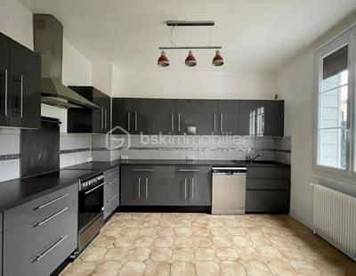 Maison - 95 m² - 4 pièces