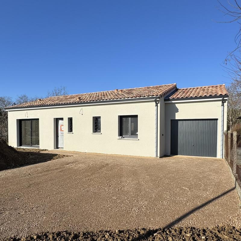 Maison - 90 m² - 4 pièces