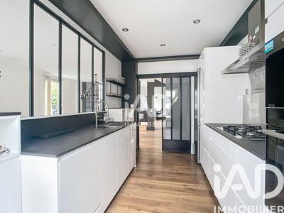 Maison - 170 m² - 8 pièces