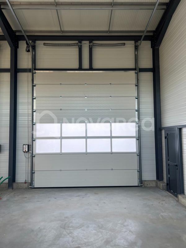 Local commercial - 200 m² - 1 pièce