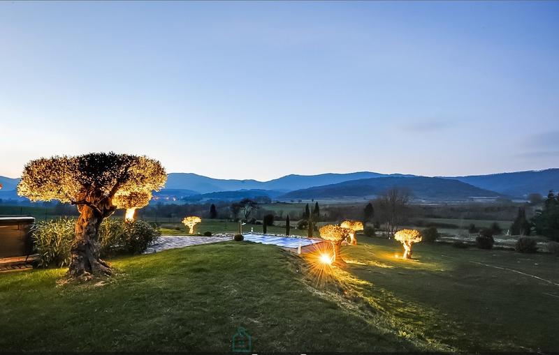 Maison - 313 m² - 11 pièces