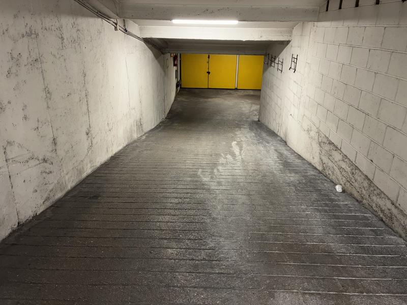 Parking / Garage - 12 m²