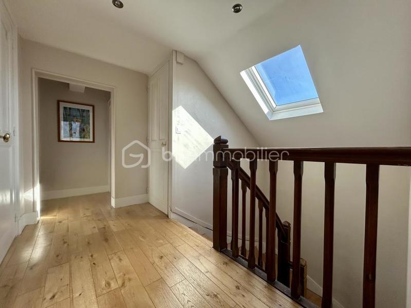 Maison - 168 m² - 8 pièces