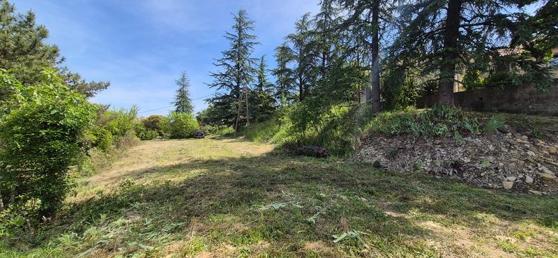 Terrain constructible - 1 641 m²