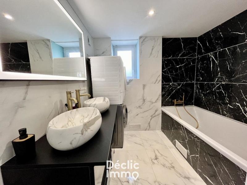 Maison - 121 m² - 5 pièces