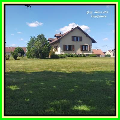 Propriété - 210 m² - 9 pièces