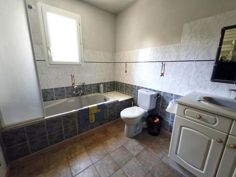 Maison - 233 m² - 8 pièces