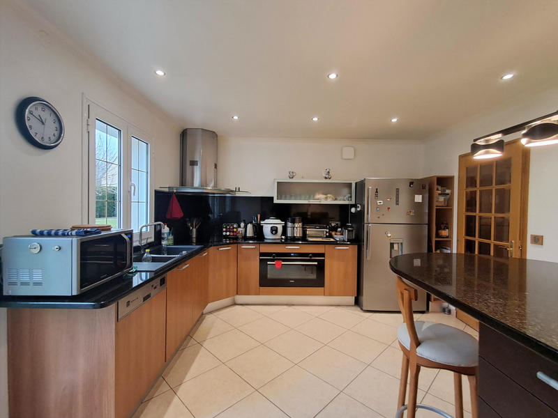 Maison - 205 m² - 7 pièces