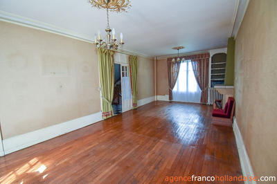 Maison - 282 m² - 9 pièces