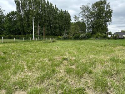Terrain constructible - 1 005 m²
