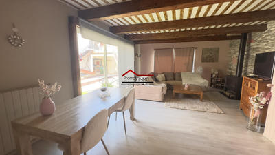 Maison - 256 m² - 4 pièces