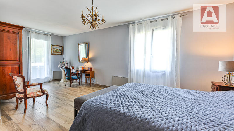 Maison - 180 m² - 7 pièces