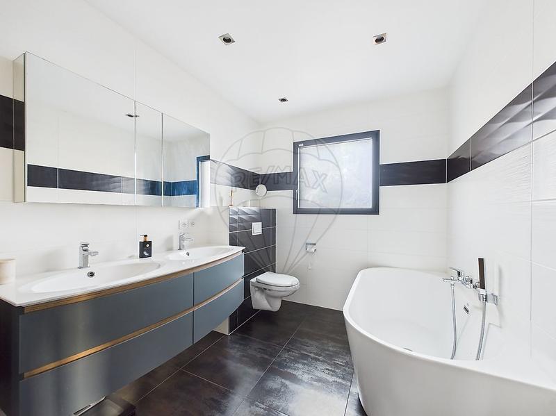 Maison - 124 m² - 5 pièces