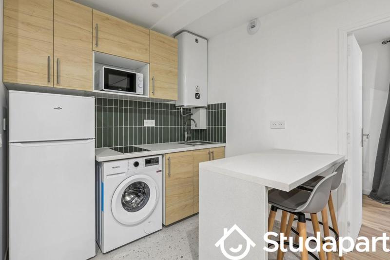 Chambre - 150 m² - 1 pièce