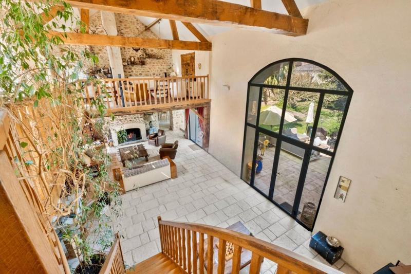 Maison - 450 m² - 13 pièces