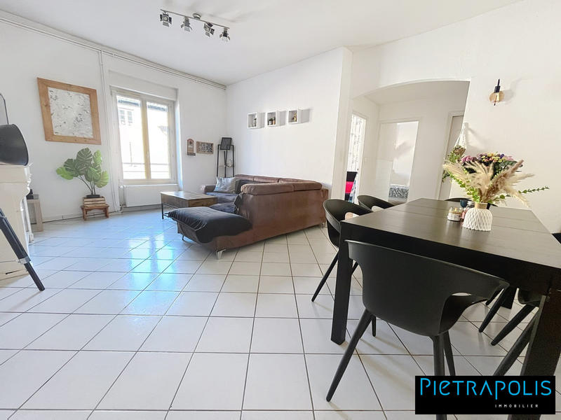 Appartement - 92 m² - 5 pièces