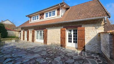 Propriété - 253 m² - 10 pièces