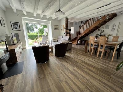 Maison - 137 m² - 8 pièces