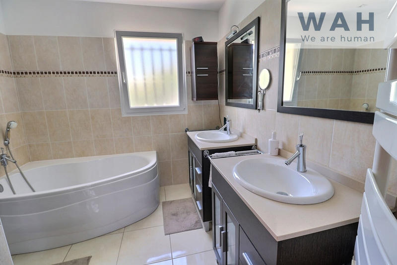 Maison - 140 m² - 5 pièces