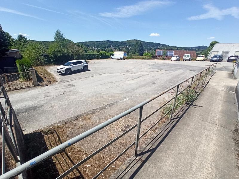 Local commercial - 1 500 m²