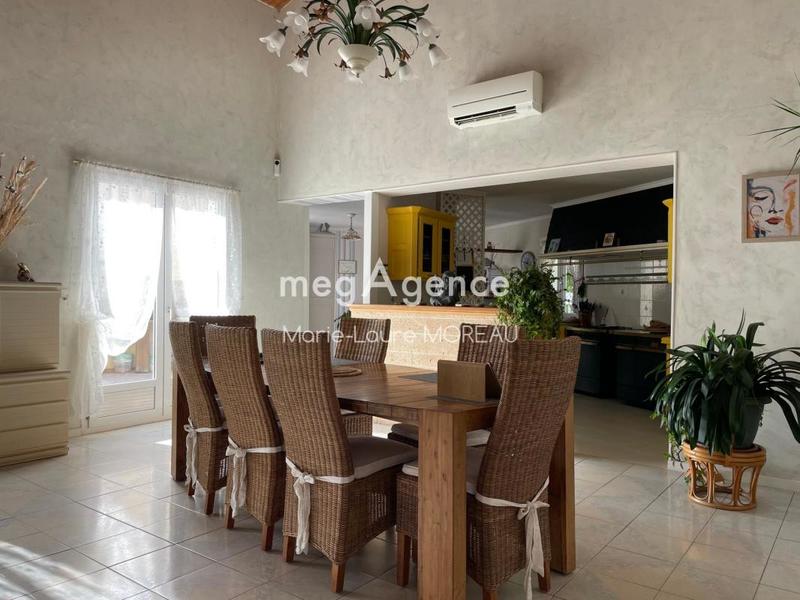Maison - 213 m² - 6 pièces
