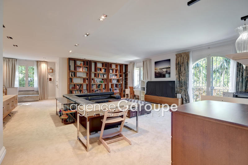 Villa - 247 m² - 7 pièces