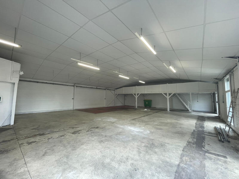 Local commercial - 330 m²