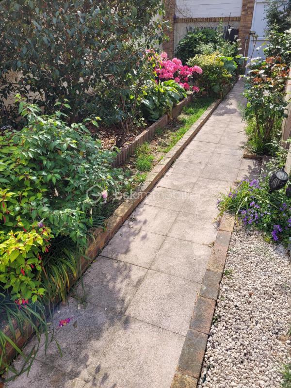 Maison - 96 m² - 4 pièces