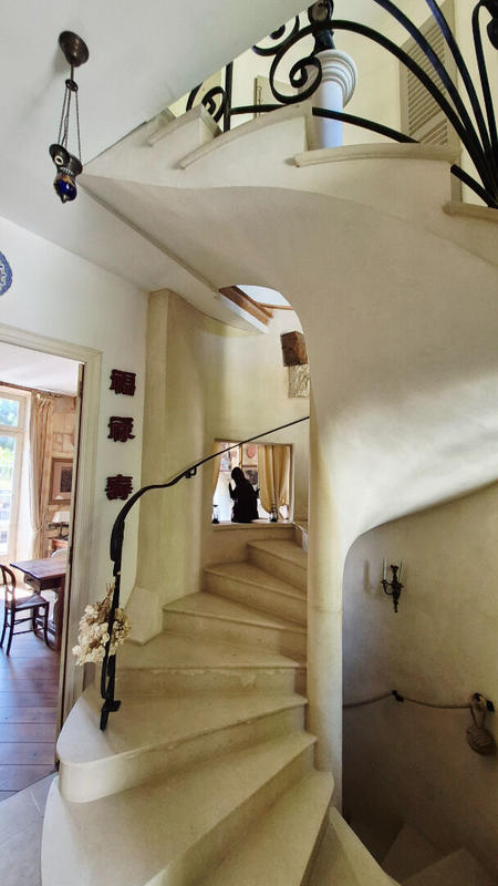 Maison - 379 m² - 12 pièces