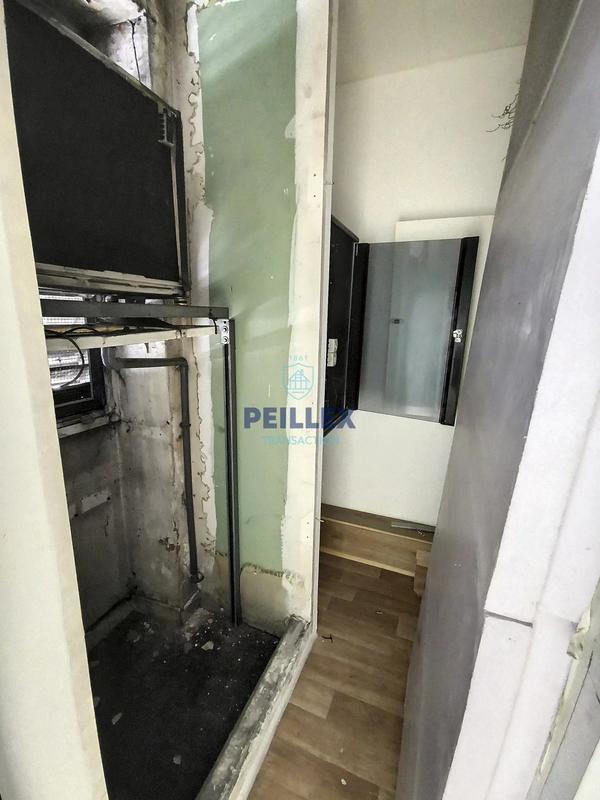 Local commercial - 88 m² - 4 pièces