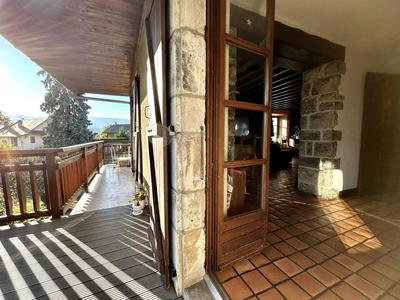 Maison - 204 m² - 6 pièces