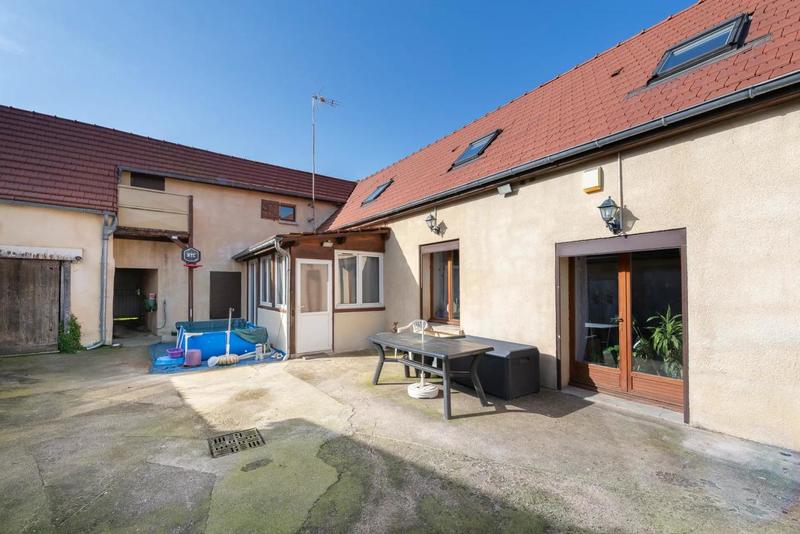 Maison - 155 m² - 8 pièces