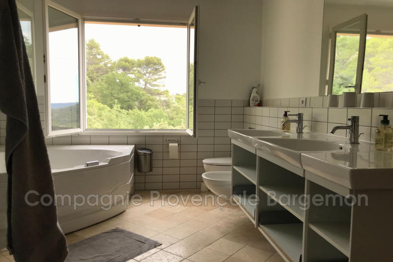 Maison - 250 m² - 7 pièces