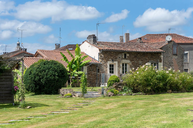 Maison - 394 m² - 13 pièces