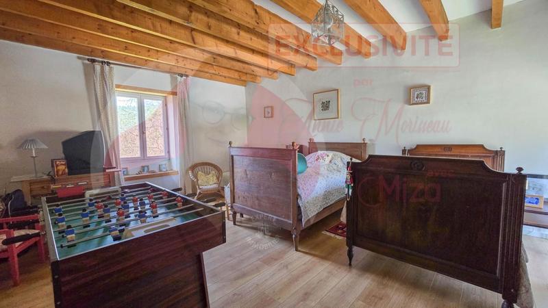 Maison - 214 m² - 8 pièces