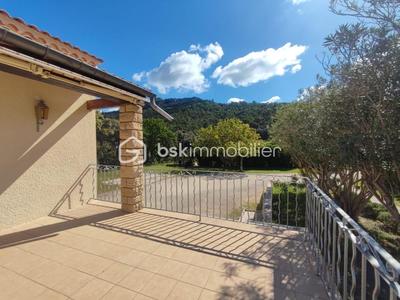 Maison traditionnelle - 104 m² - 5 pièces