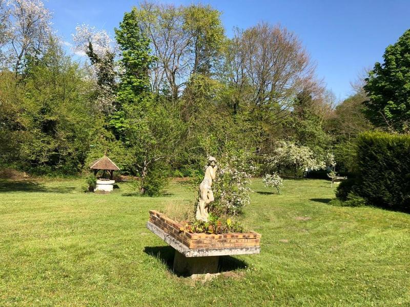 Propriété - 650 m² - 14 pièces