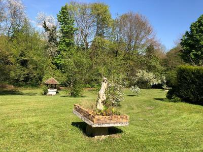 Propriété - 650 m² - 14 pièces