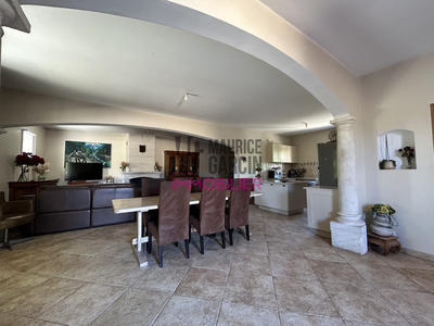 Maison - 178 m² - 5 pièces