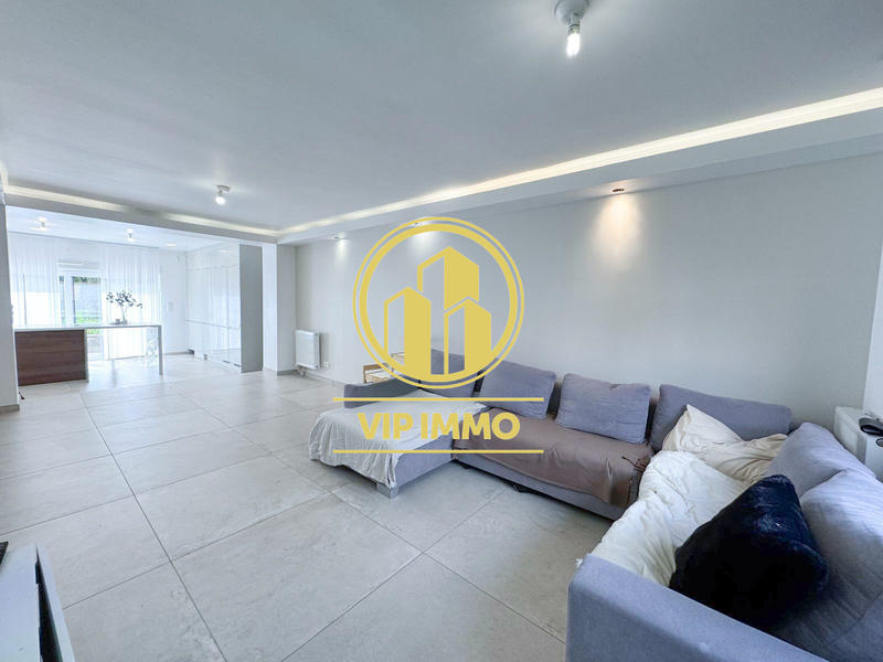 Maison - 122 m² - 5 pièces