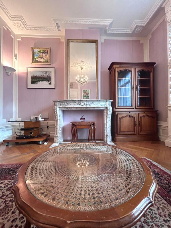 Maison - 214 m² - 7 pièces