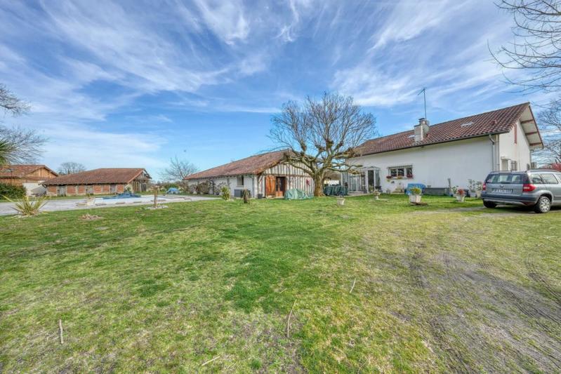 Maison - 131 m² - 12 pièces