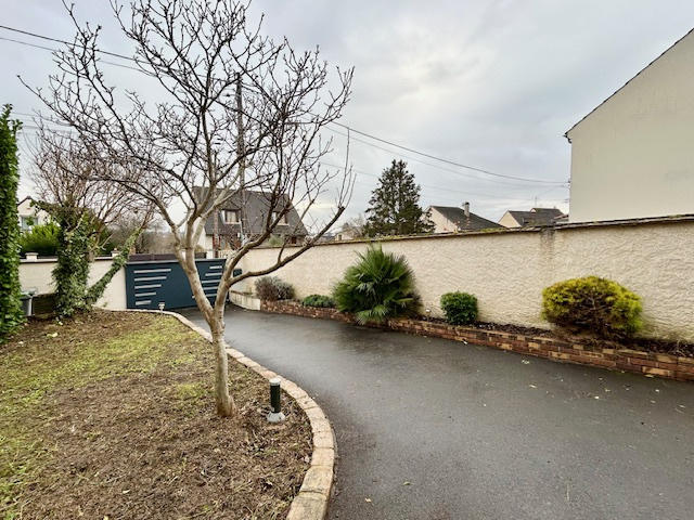 Maison - 115 m² - 6 pièces