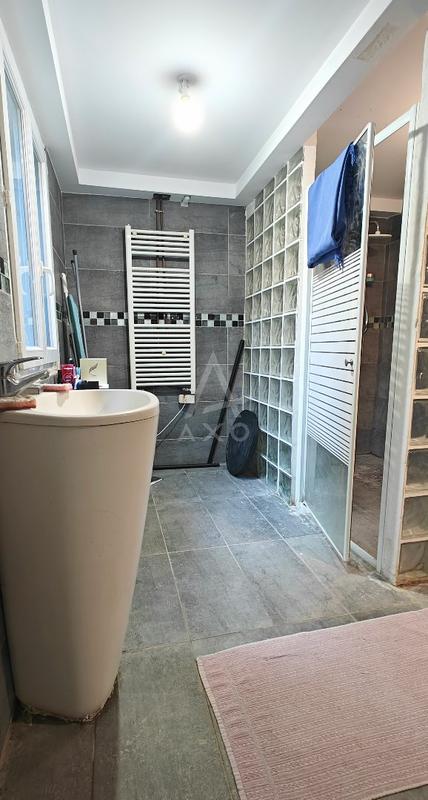 Maison - 192 m² - 5 pièces