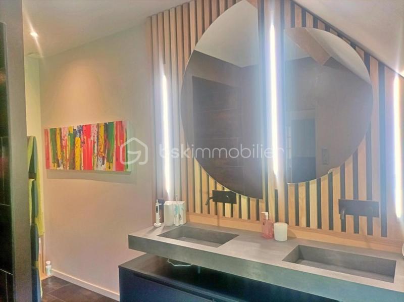 Propriété - 361 m² - 11 pièces